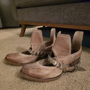 Women's Taupe Leather Cutout Western Pumps with Chain Detail